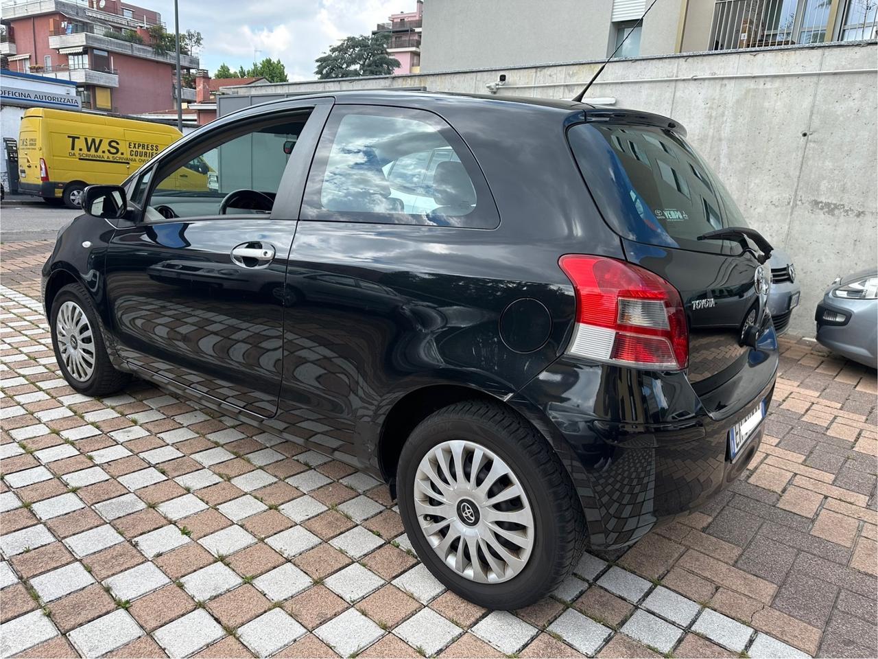 Toyota Yaris 1.0 3 porte Sol - ok neopatentati
