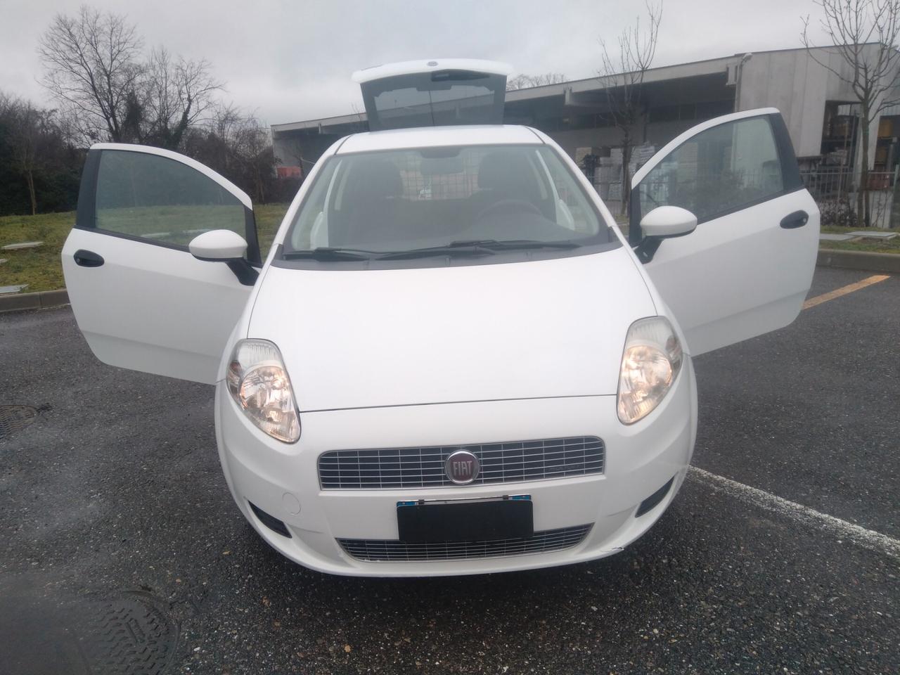 Fiat Grande Punto 1.3 MJT 75 3p.Van Active 2pt x neopatentati