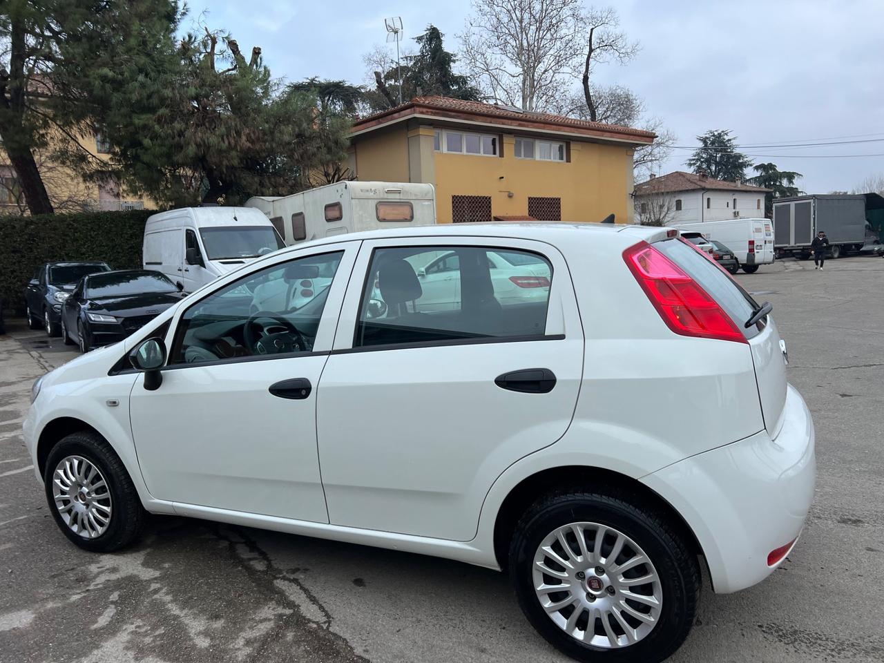 Fiat Punto 1.4 8V 5 porte Natural Power Street
