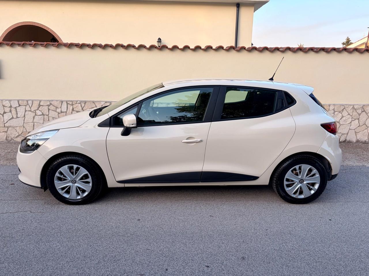 Renault Clio 1.2 75CV 5 porte