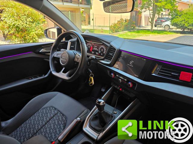 AUDI A1 25 1.0 95cv S Line Identity Black