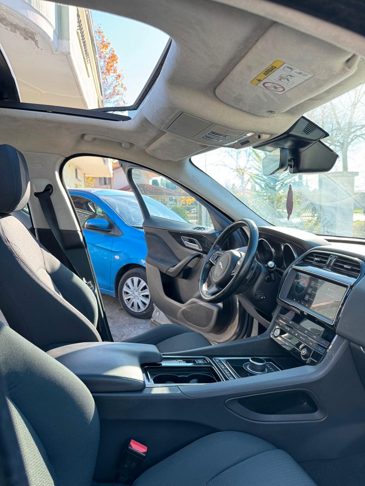 Jaguar F-Pace 2.0 D 180 CV AWD Portfolio