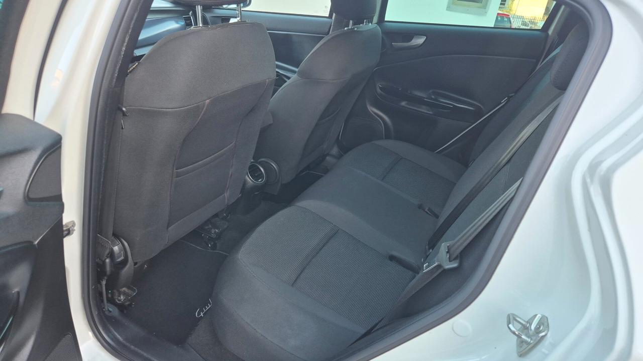 Alfa Romeo Giulietta 2.0 JTDm-2 140 CV Distinctive