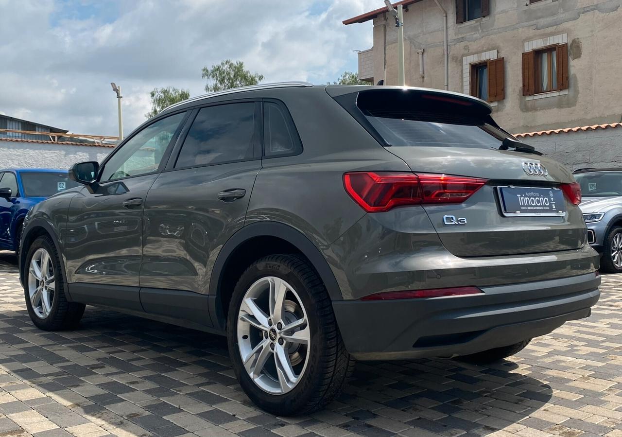 Audi Q3 Business 2.0 TDI 150CV s-tronic 35