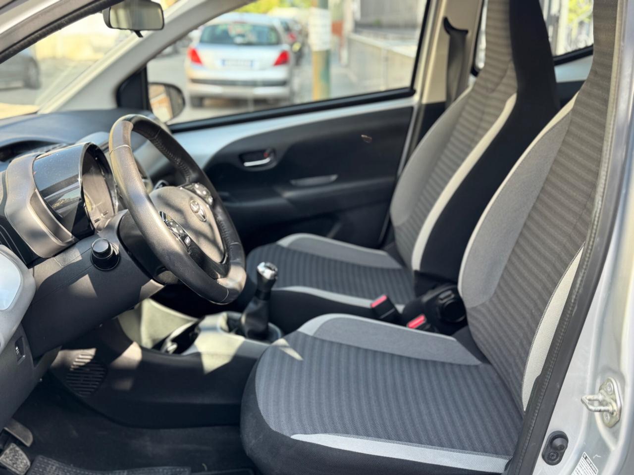 Toyota Aygo 1.0 VVT-i 72 CV 5 porte x-play