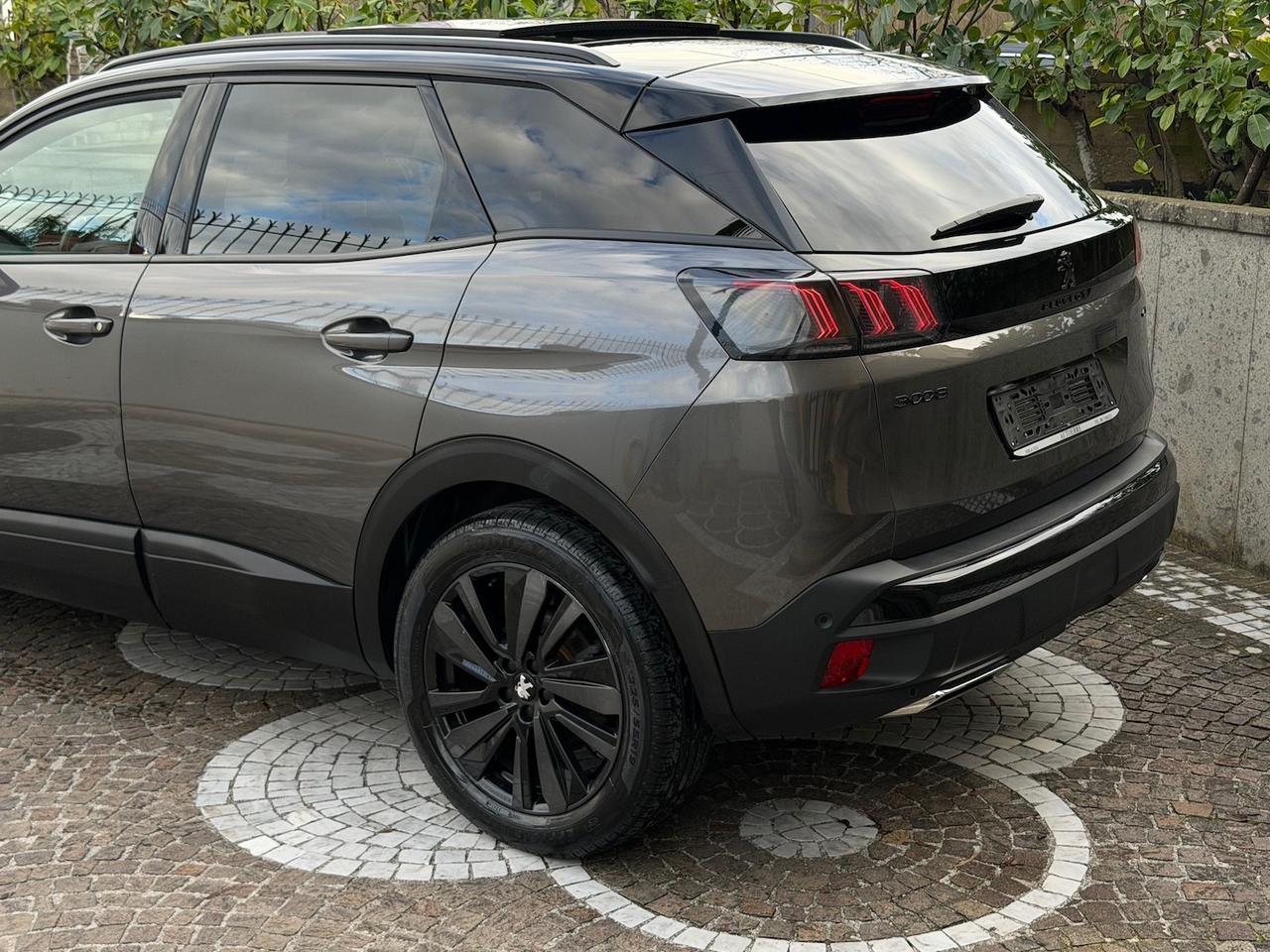 Peugeot 3008 BlueHDi 130 S&S EAT8 GT + tetto