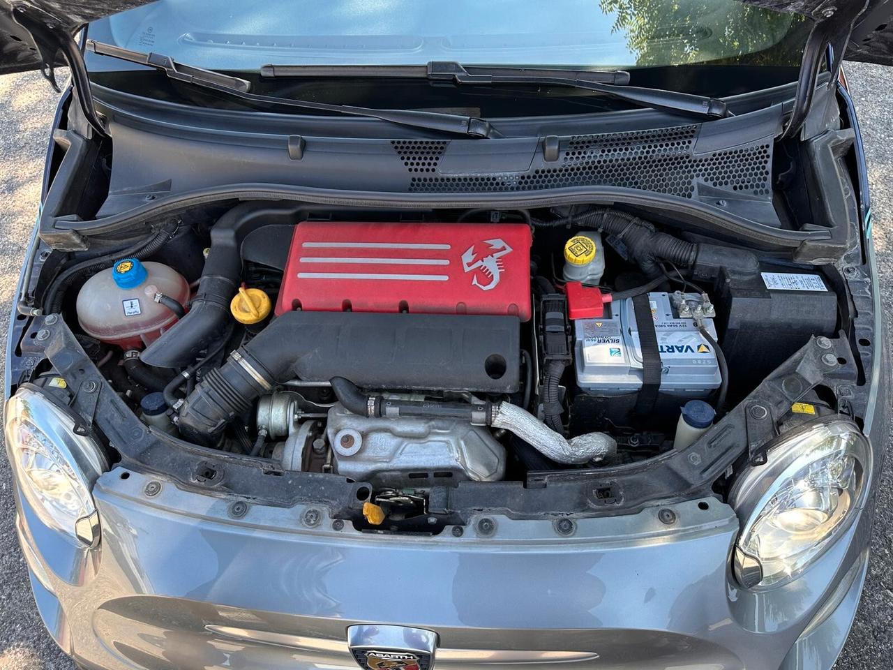 Abarth 695 1.4 Turbo T-Jet Rivale