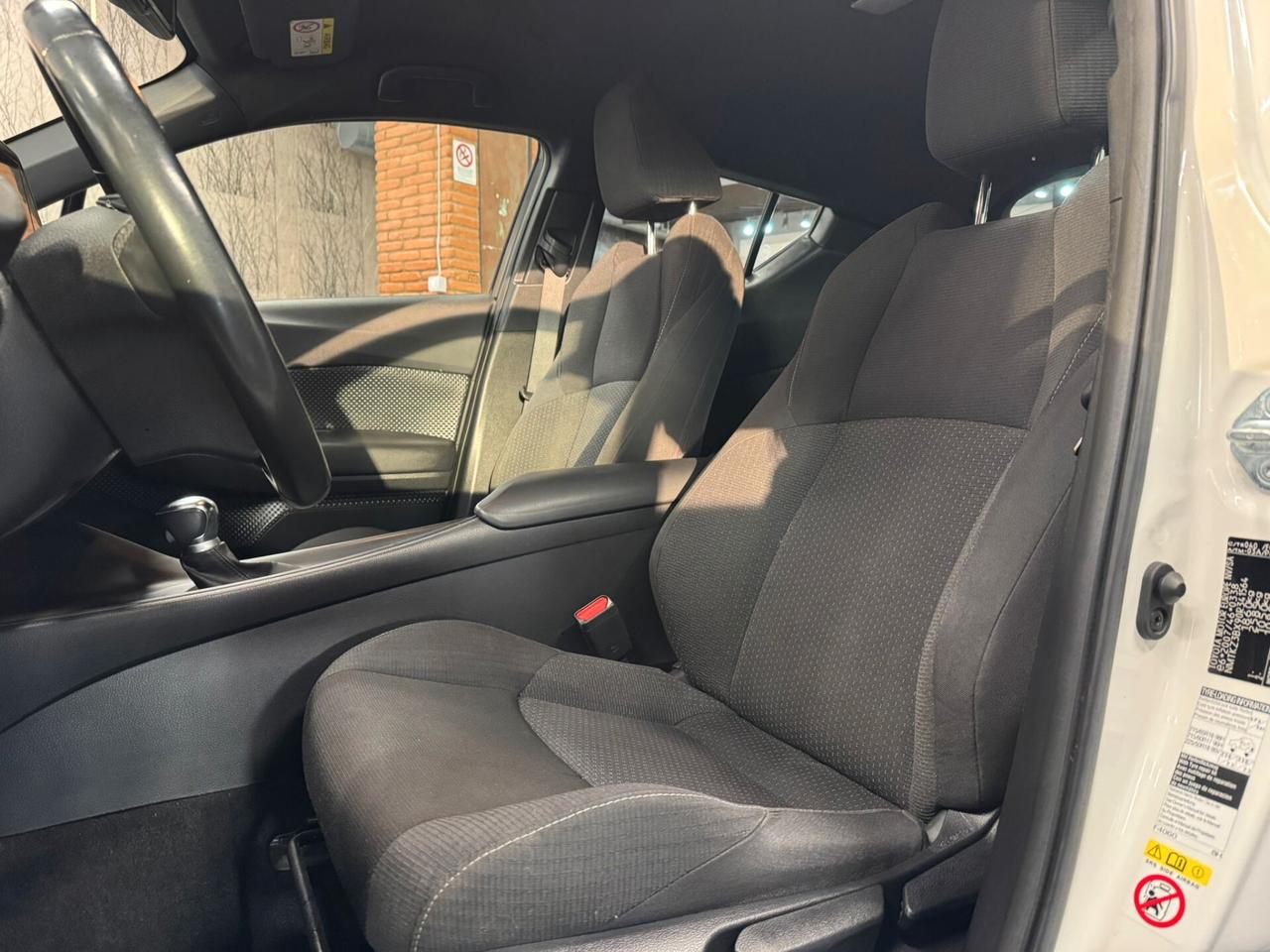 Toyota C-HR 1.8 Hybrid E-CVT Active