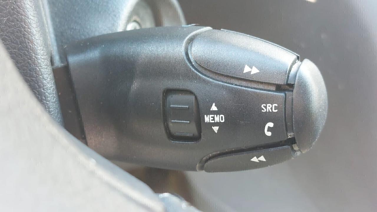 Peugeot 5008 1.6 Diesel 7 Posti Neopatentati