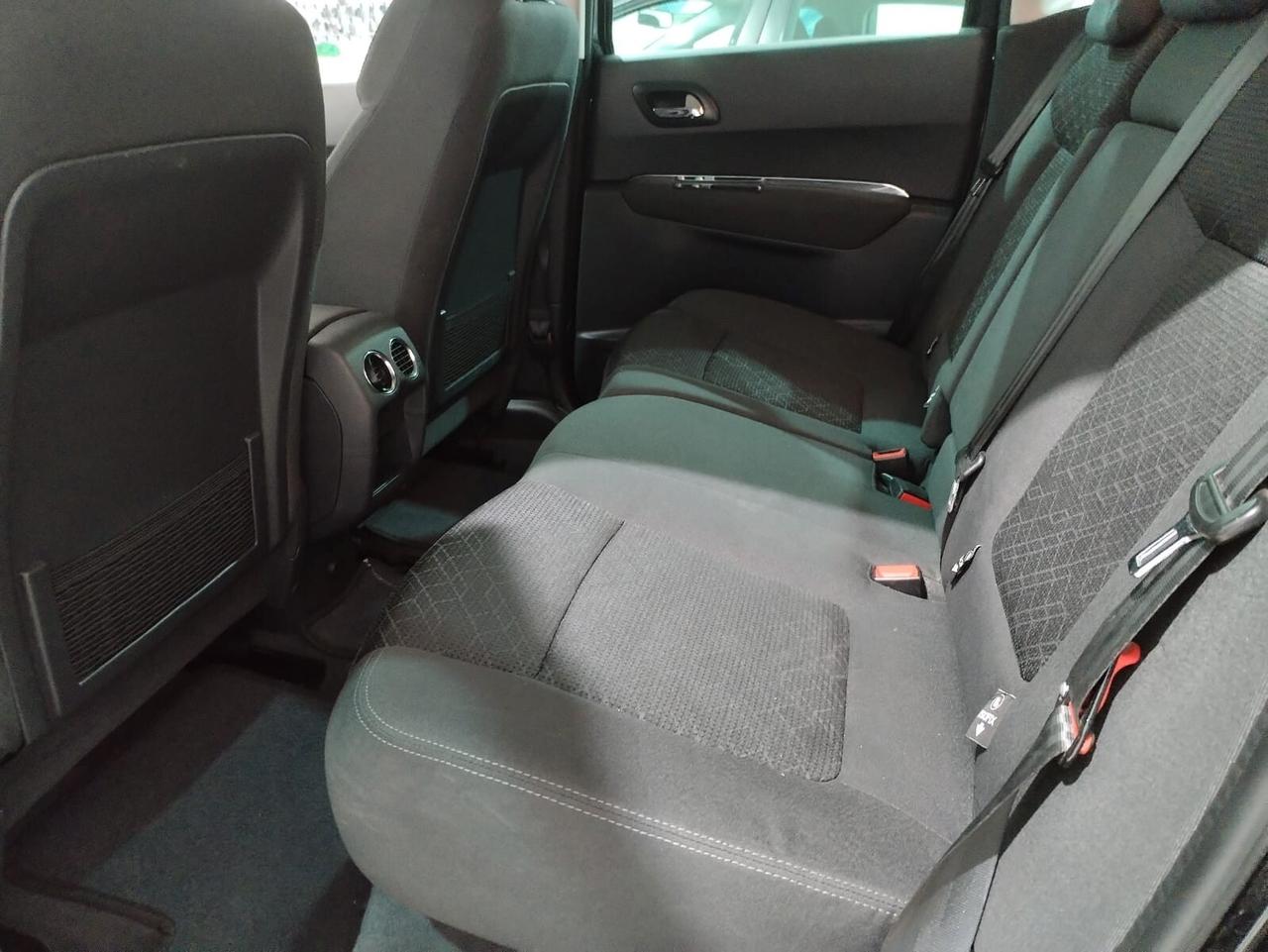 Peugeot 3008 BlueHDi 120 S&S Business