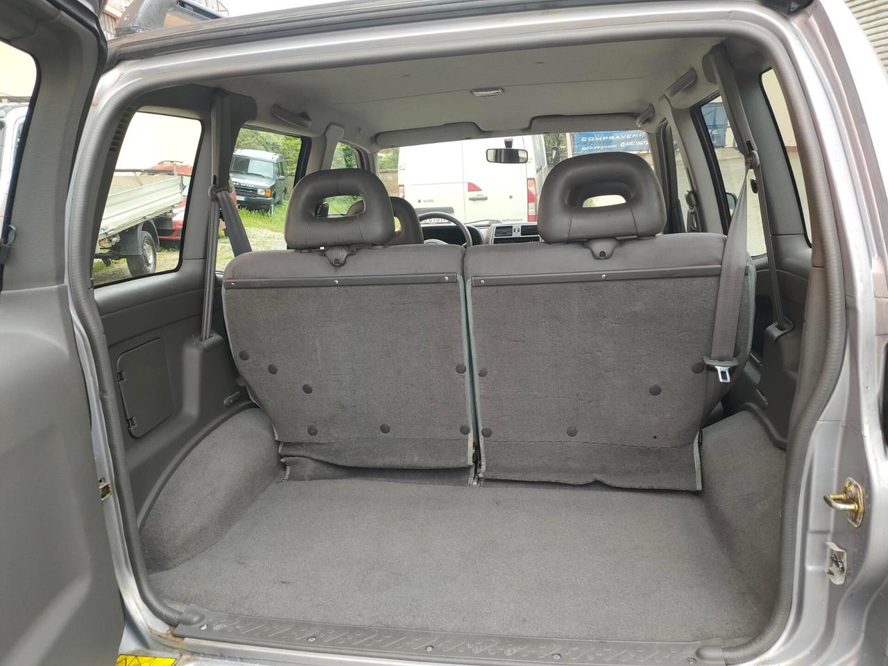 Ford Maverick 2.4i alias Nissan Terrano