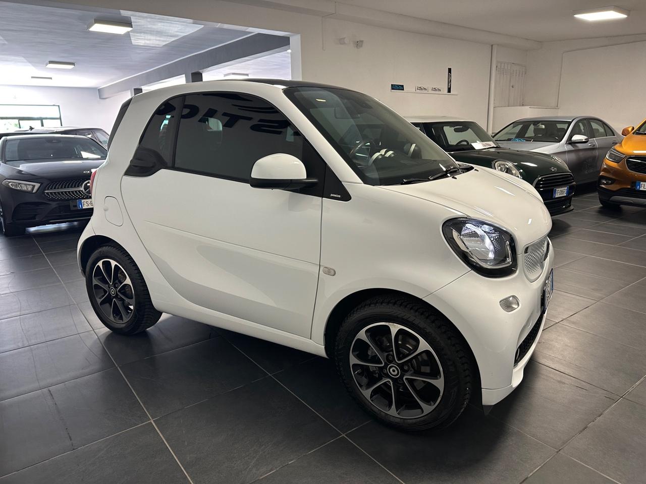 SMART FORTWO 1.0 PASSION 71CV AUTOMATICA TOTAL WHITE