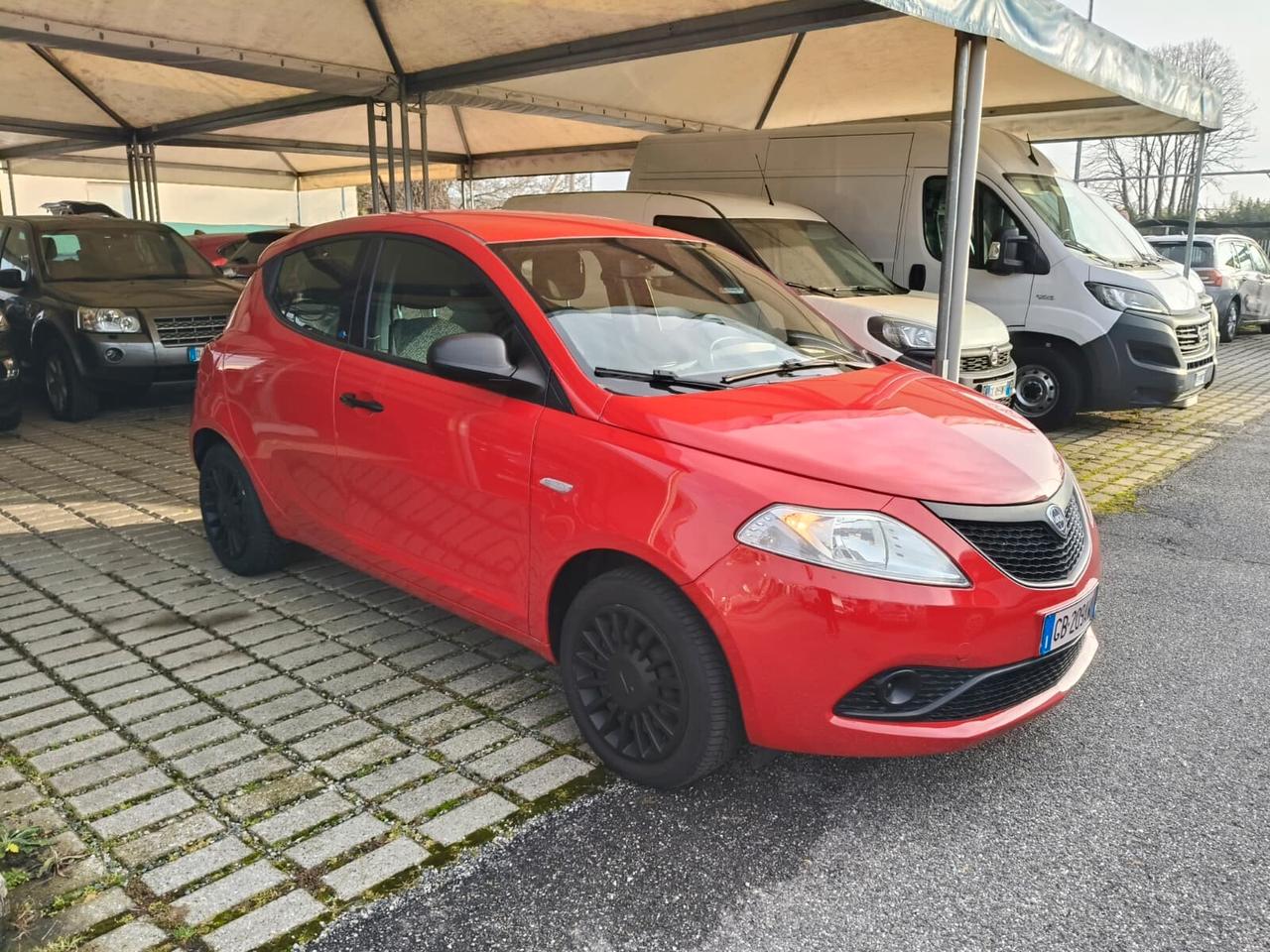 Lancia Ypsilon 1.2 69 CV 5 porte GPL Ecochic Monogram