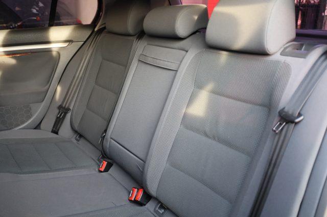 VOLKSWAGEN Golf V 1.6 Benzina 5 Porte Comfortline per NEOPATENTATI