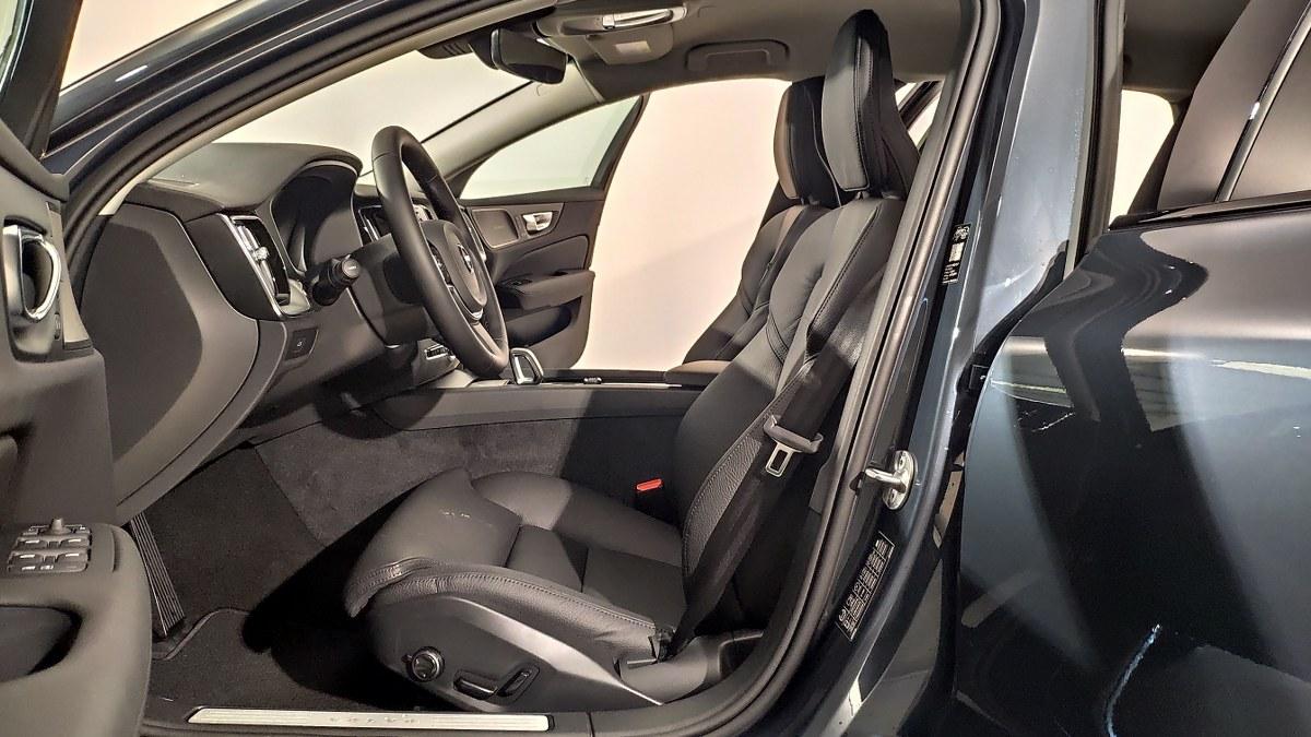 VOLVO V60 B4 Mild Hybrid Automatico Plus Dark