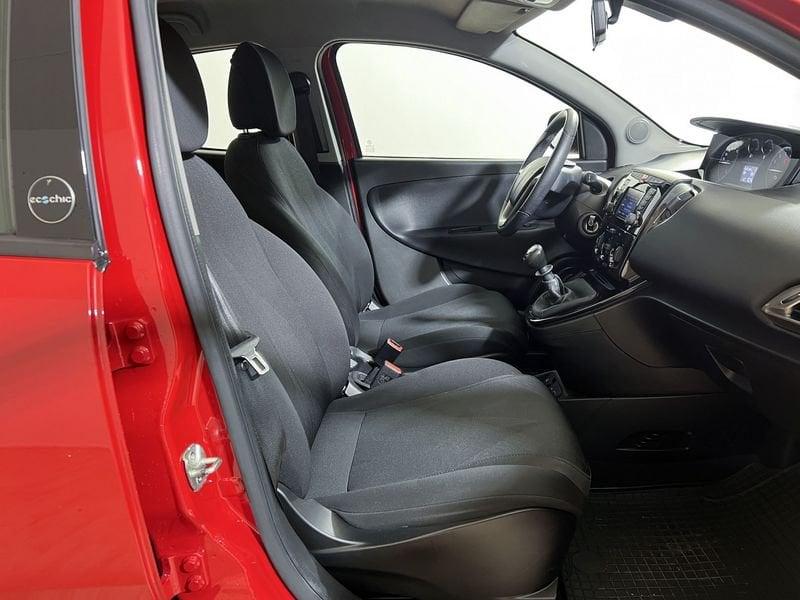 Lancia Ypsilon Ypsilon 1.0 FireFly 5 porte S&S Hybrid Ecochic Silver