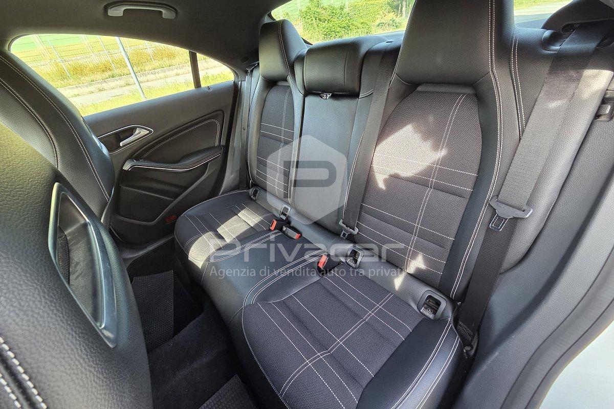 MERCEDES CLA 220 d Automatic Premium Dark Night