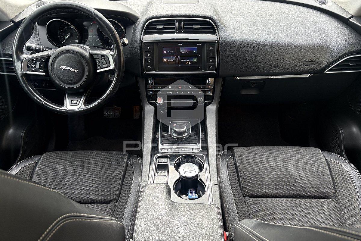 JAGUAR F-Pace 2.0 D 180 CV AWD aut. R-Sport