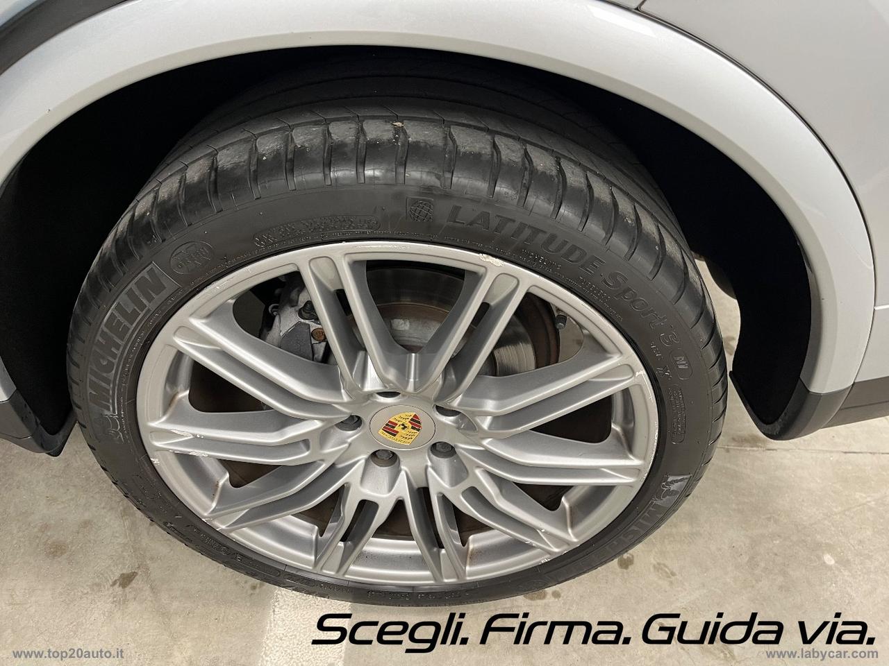 PORSCHE Cayenne 3.0 Diesel TETTO LUNGO PELLE TOTALE CERCHI 21
