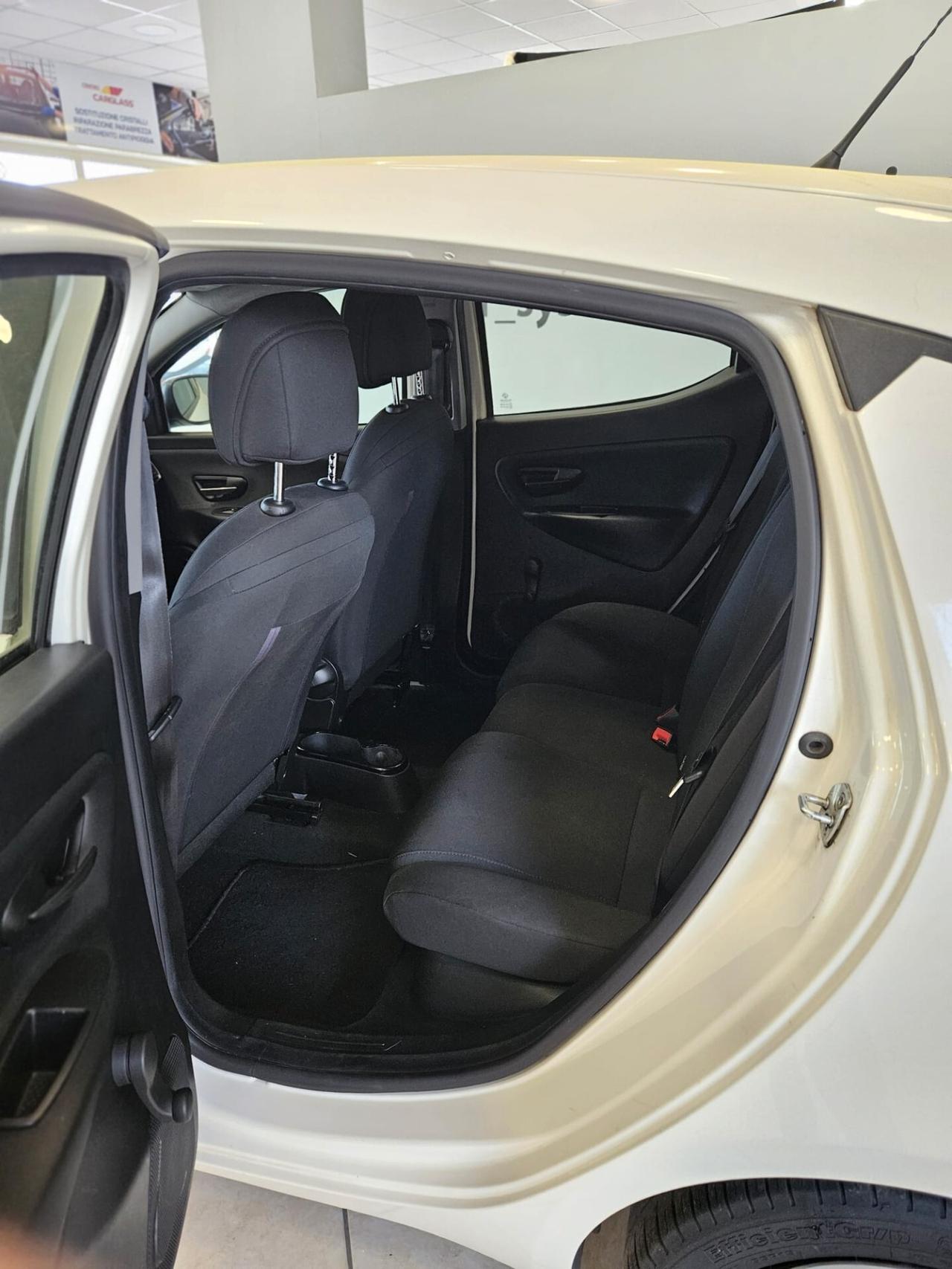 Lancia Ypsilon 1.2 69 CV 5 porte Gold