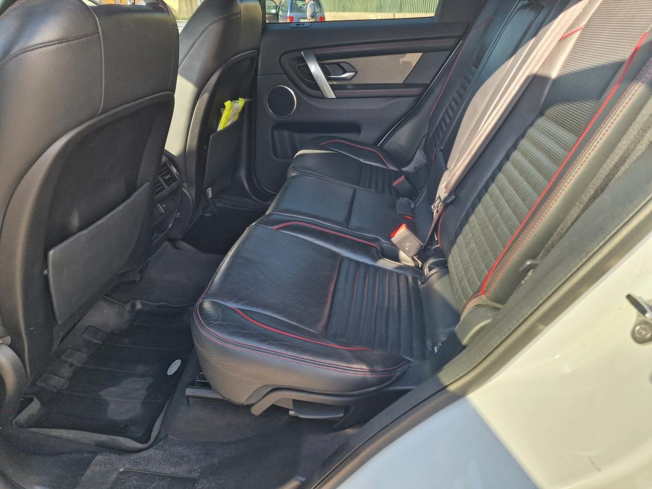 Land Rover Discovery Sport 2.0 eD4 150 CV 2WD R-Dynamic SE