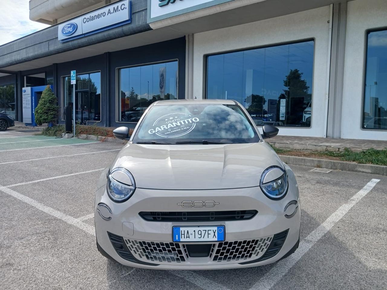 Fiat 600 Hybrid 110 CV DCT MHEV Business
