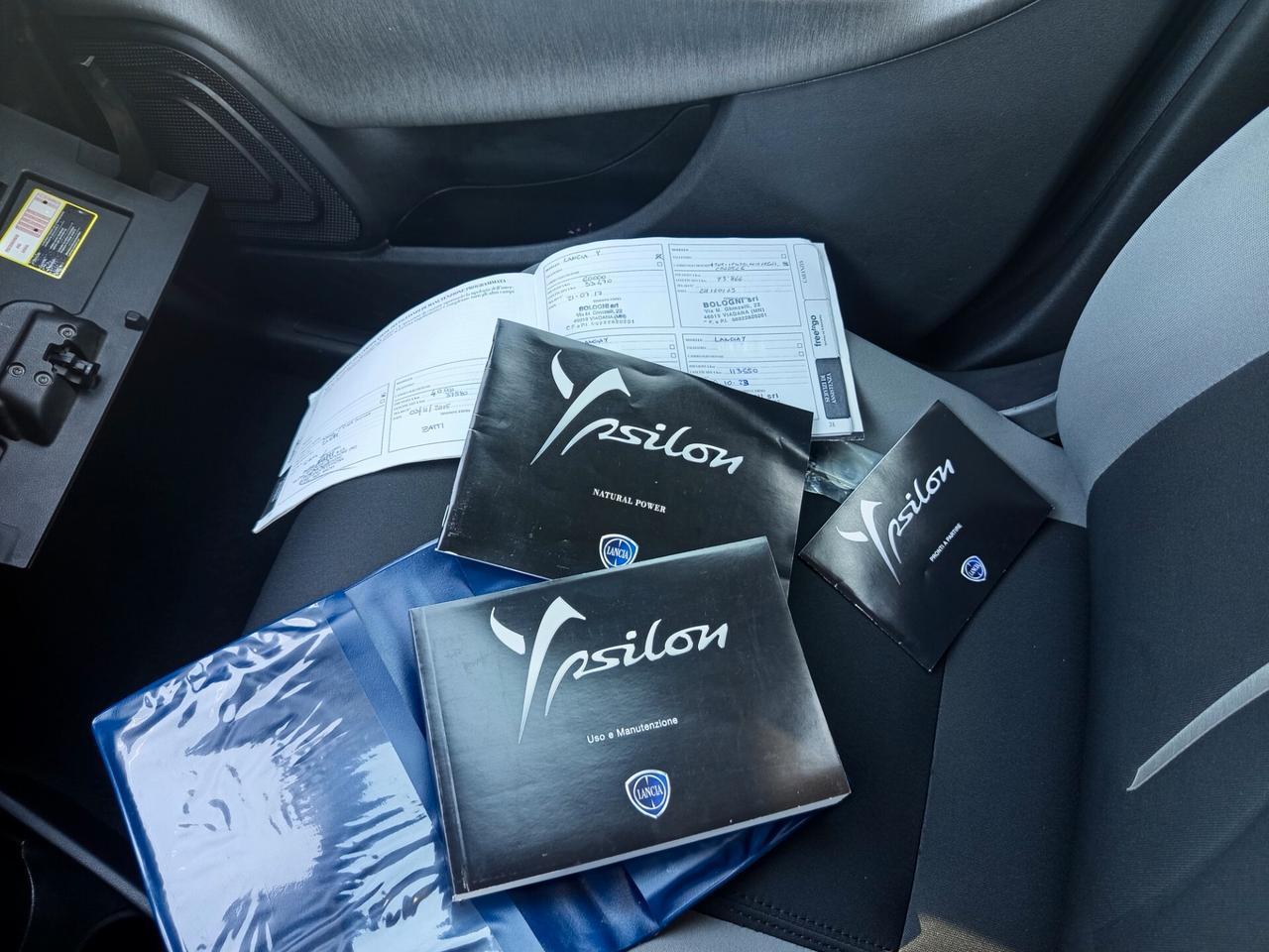 Lancia Ypsilon 0.9 TwinAir 85 CV 5 porte Metano Ecochic