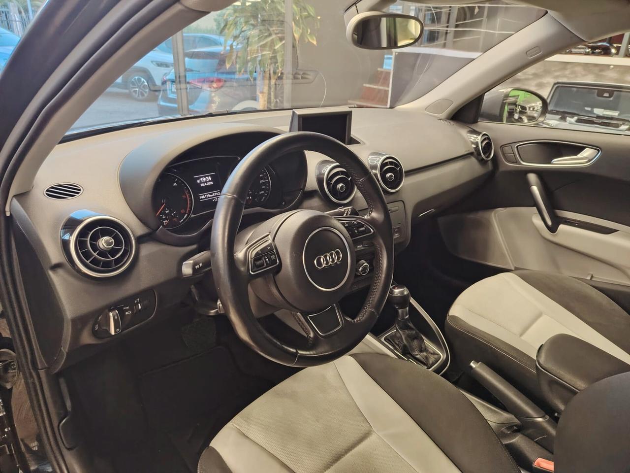 Audi A1 SPB 1.6 TDI S tronic Attraction