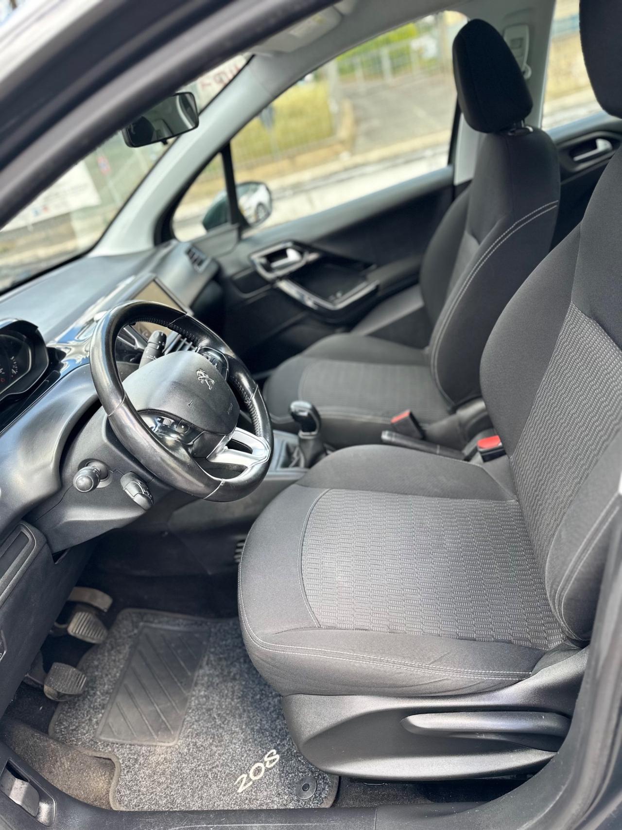 Peugeot 208 PureTech 82 5 porte Allure