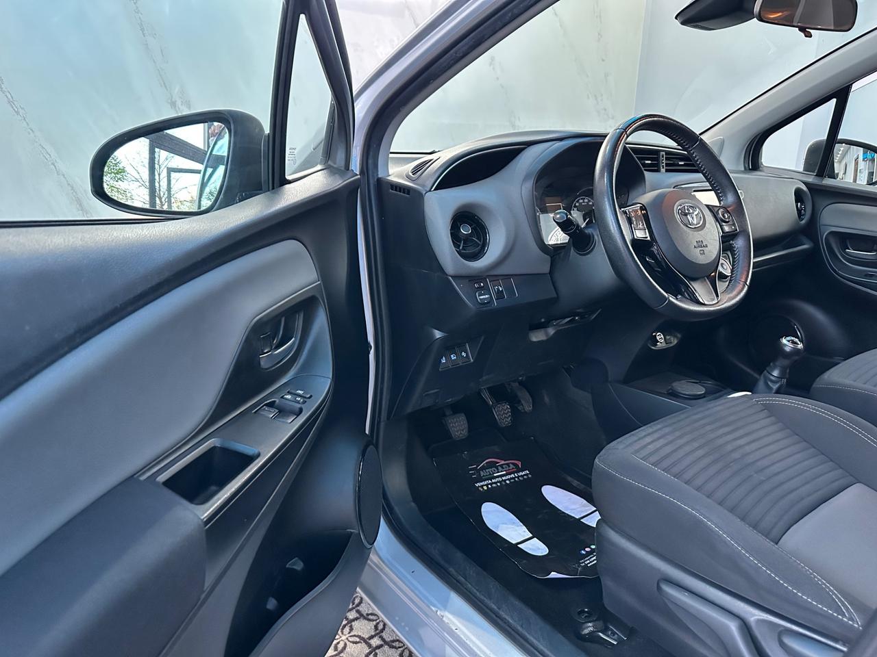 Toyota Yaris 1.0 5 porte Lounge