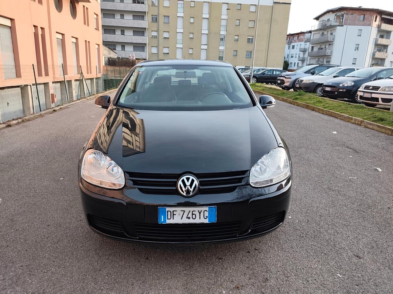 Volkswagen Golf 5 1.6 Benz 1 proprietario
