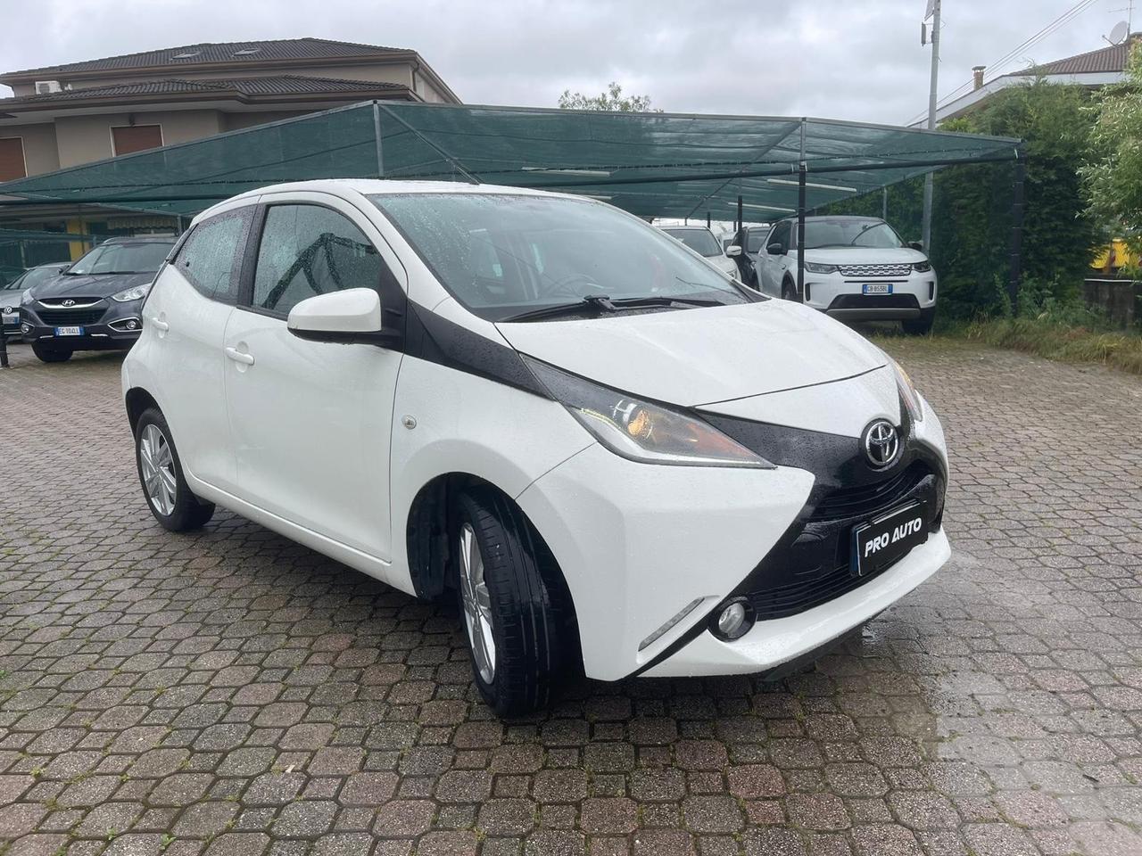 Toyota Aygo 1.0 VVT-i 69 CV 5 porte x-play