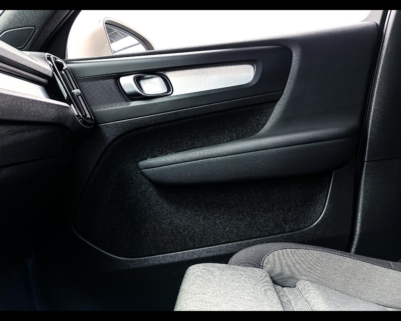 VOLVO XC40 (2017-->) - XC40 T5 Recharge Plug-in Hybrid automatico