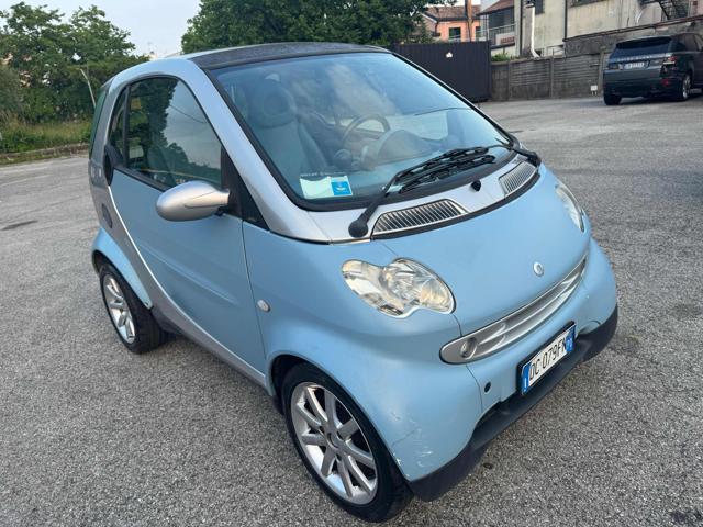 SMART ForTwo Stupenda. Bellissima 700 coupé grandstyle (45 kW)