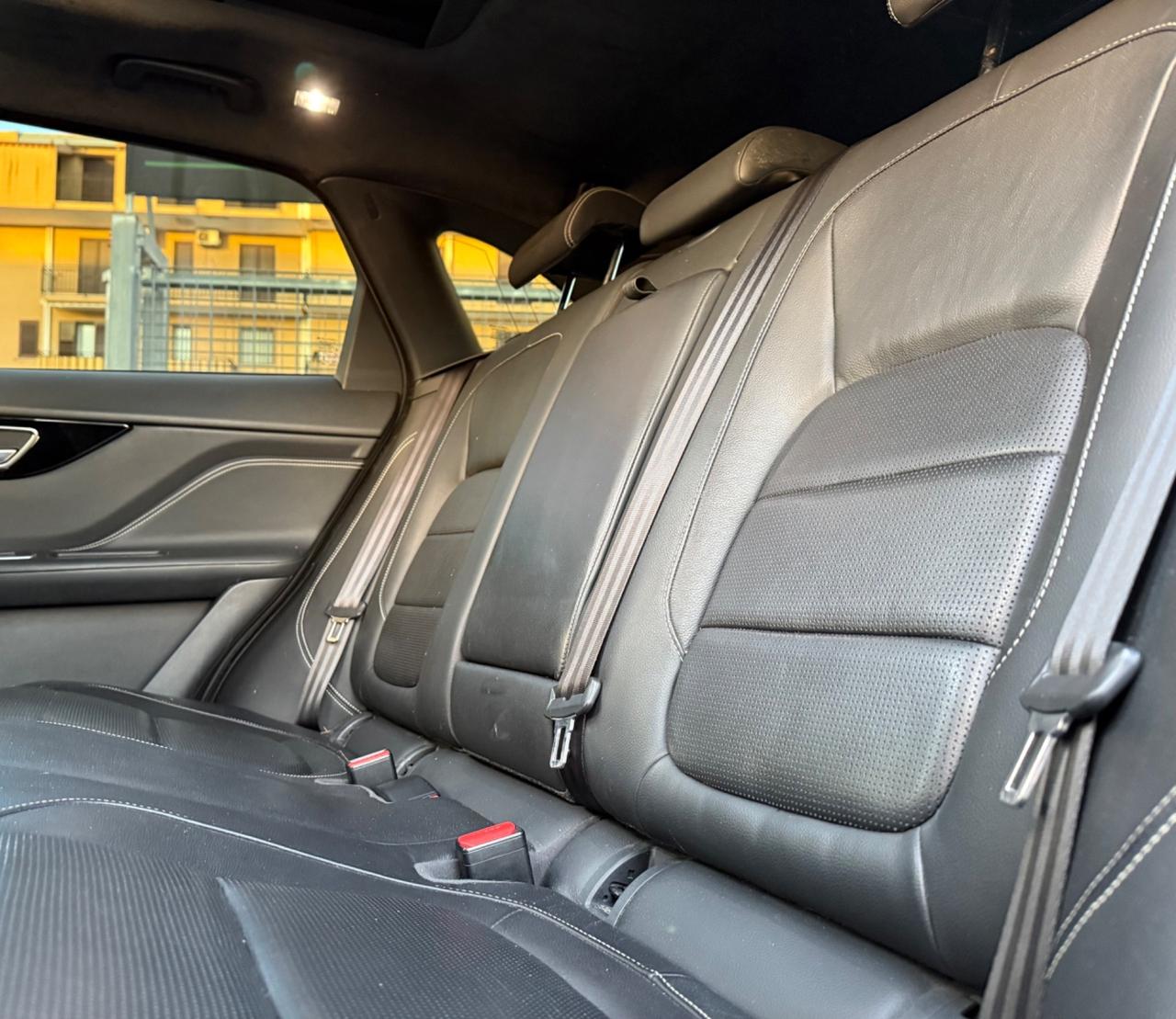 Jaguar F-Pace 2.0 D 180 CV AWD aut. R-Sport 12/2019
