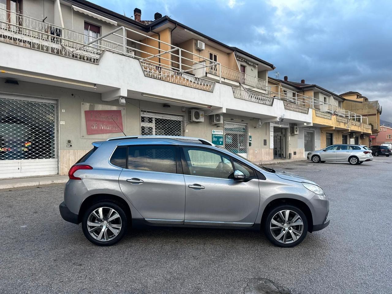 Peugeot 2008 BlueHDi 100cv Black Matt Garanzia
