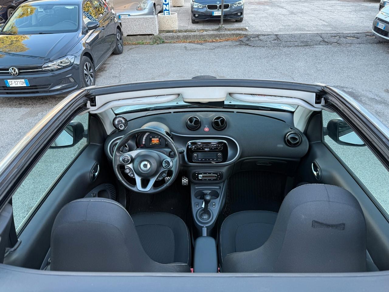 " UNA CHICCA " Smart ForTwo 70 1.0 cabrio Passion