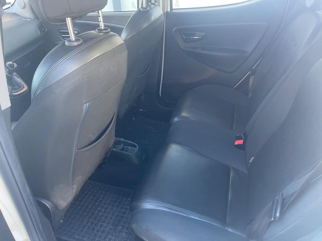 Lancia Ypsilon 1.2 69 CV 5 porte GPL Ecochic Platinum SI NEOPATENTATI