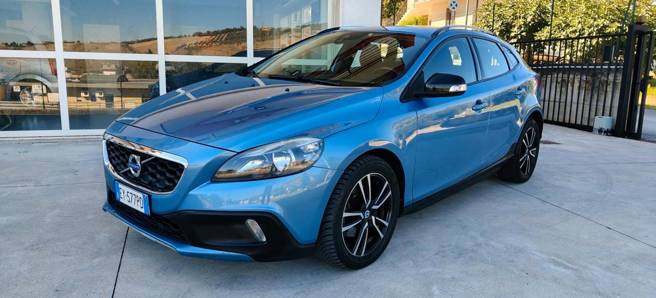 Volvo V40 1.6D Cross Country "AUTOMATICA"
