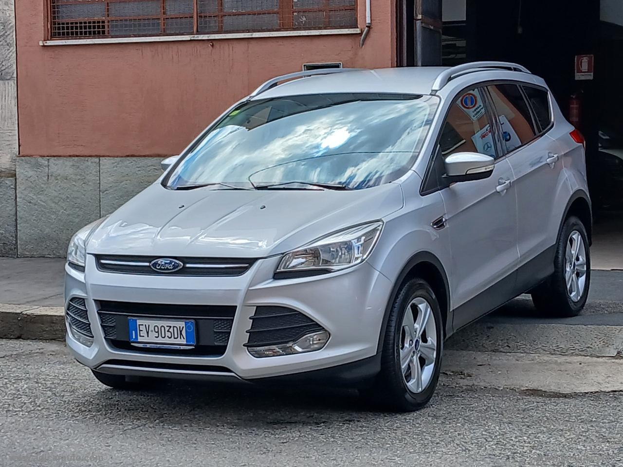 FORD Kuga 2.0 TDCi 140 CV 2WD Titanium