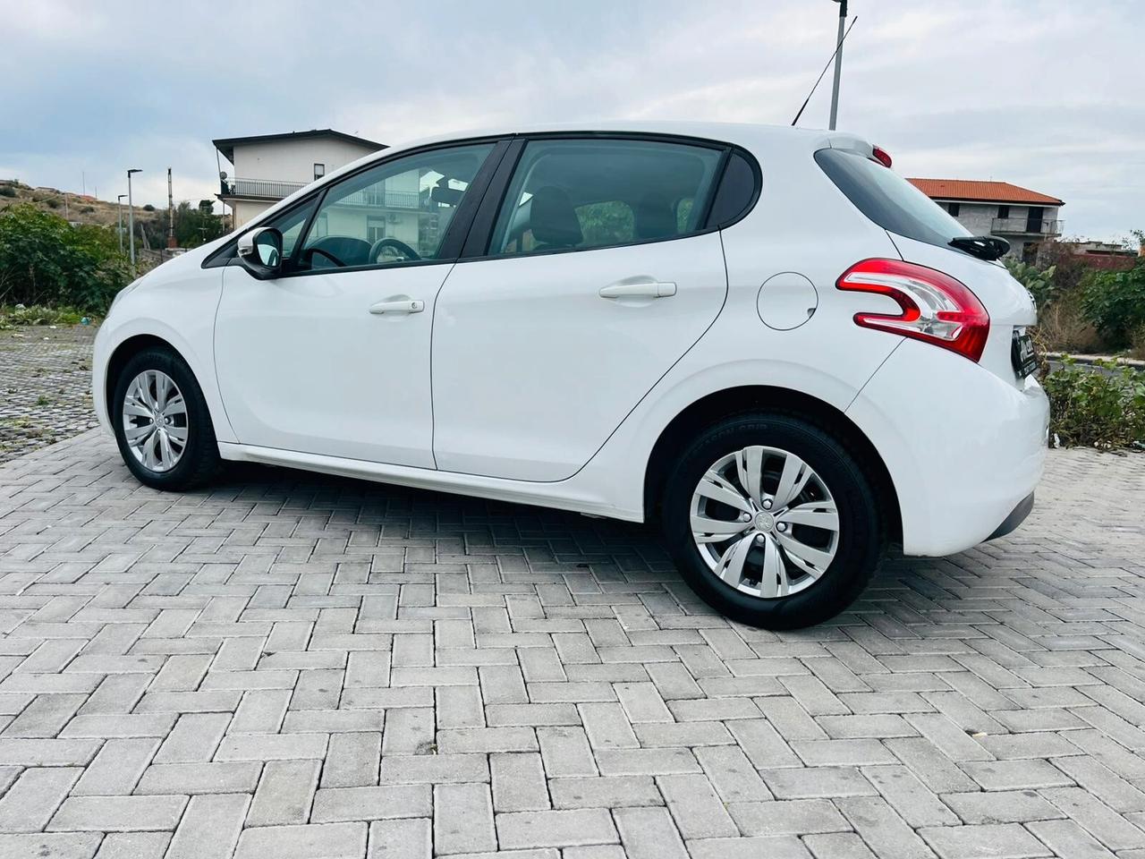 Peugeot 208 1.4DIESEL COME NUOVA 2014