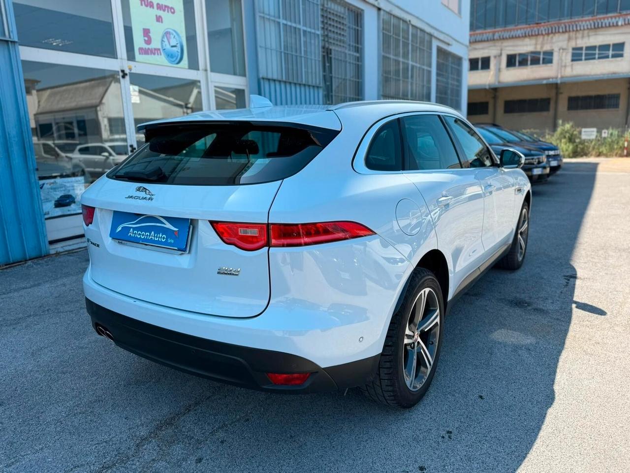 Jaguar F-Pace 2.0D AWD MOTORE REVISIONATO 2018