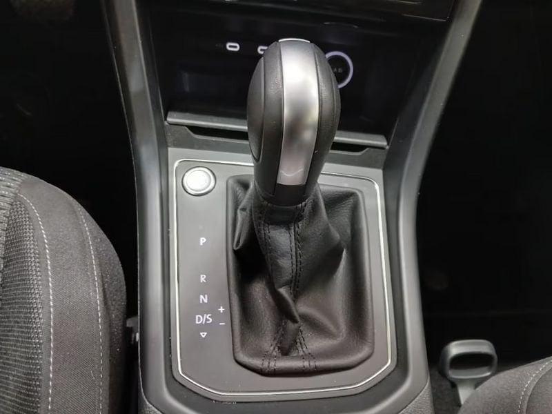 Volkswagen Touran 1.5 TSI EVO Business DSG NAVI ACC LED CAMERA