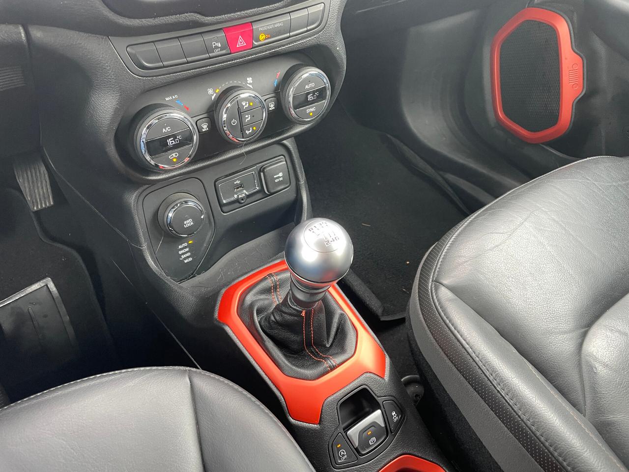 Jeep Renegade 2.0 Mjt 140CV 4WD Limited-NAVIGATORE-RETROCAMERA-PELLE