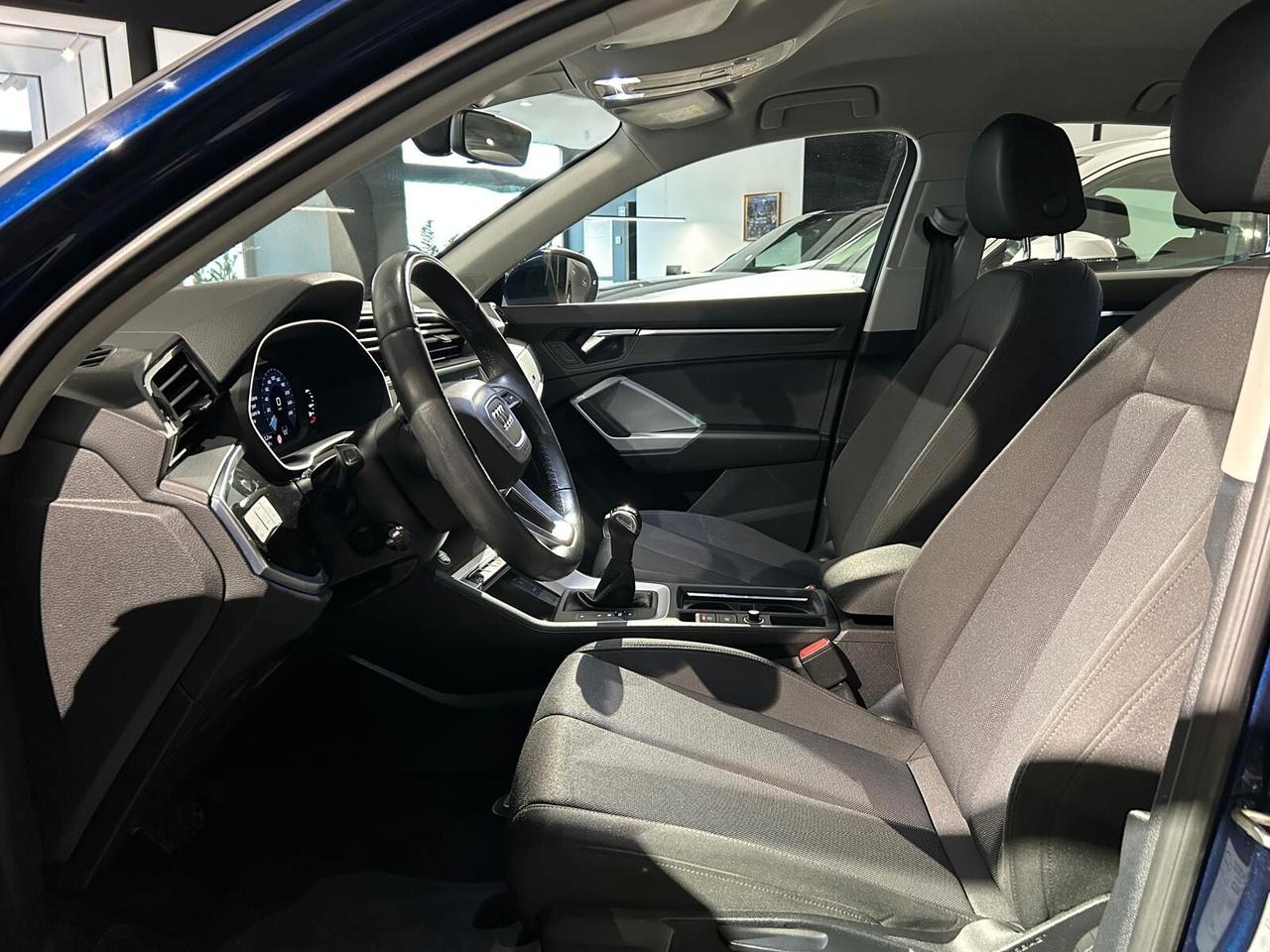 Audi Q3 45 TFSI e S tronic Business