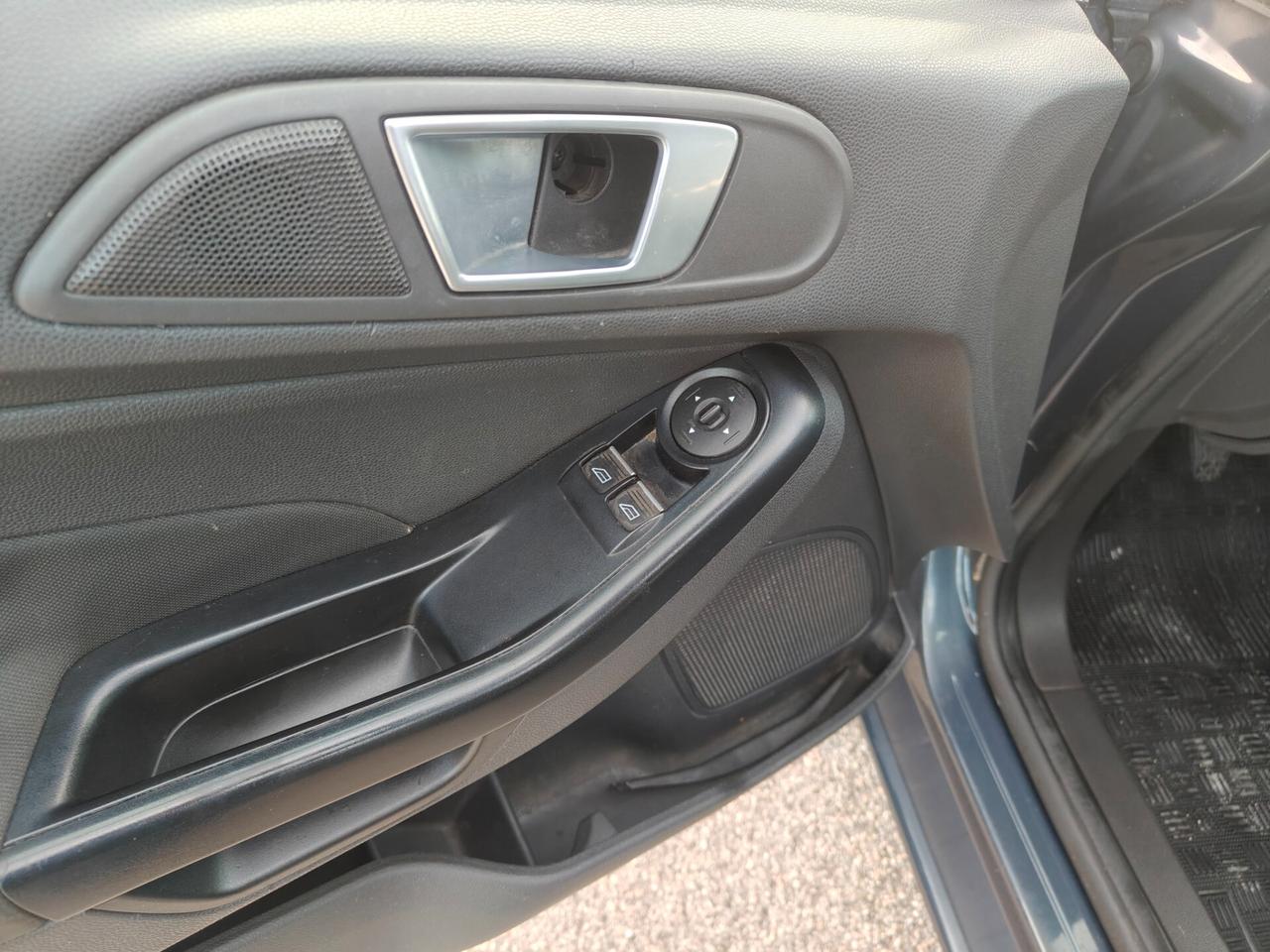 Ford Fiesta 1.4 5 porte Bz.- GPL