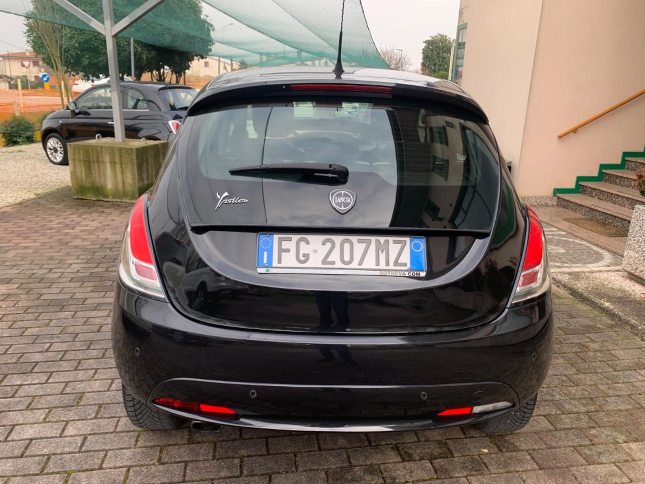 Lancia Ypsilon 1.2 69 CV 5 porte Platinum