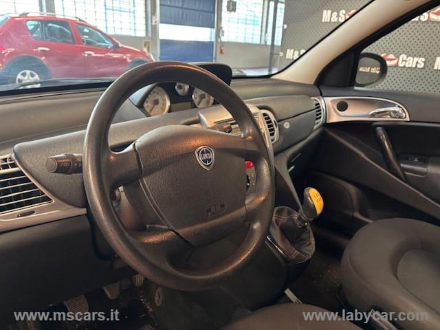LANCIA Ypsilon 1.2 69 CV Argento