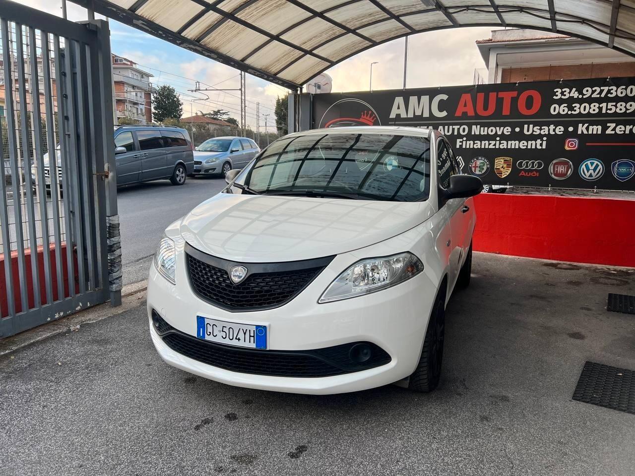 Lancia Ypsilon 1.0 FireFly 5 porte S&S Hybrid Ecochic Silver