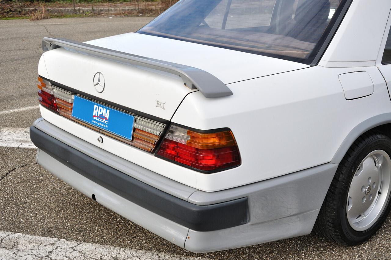 Mercedes-benz 250 W124D (AMG look body kit)